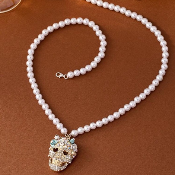 Bohemian Halloween Rhinestone Flower Skull Pearl Necklace - Picture 2 of 3